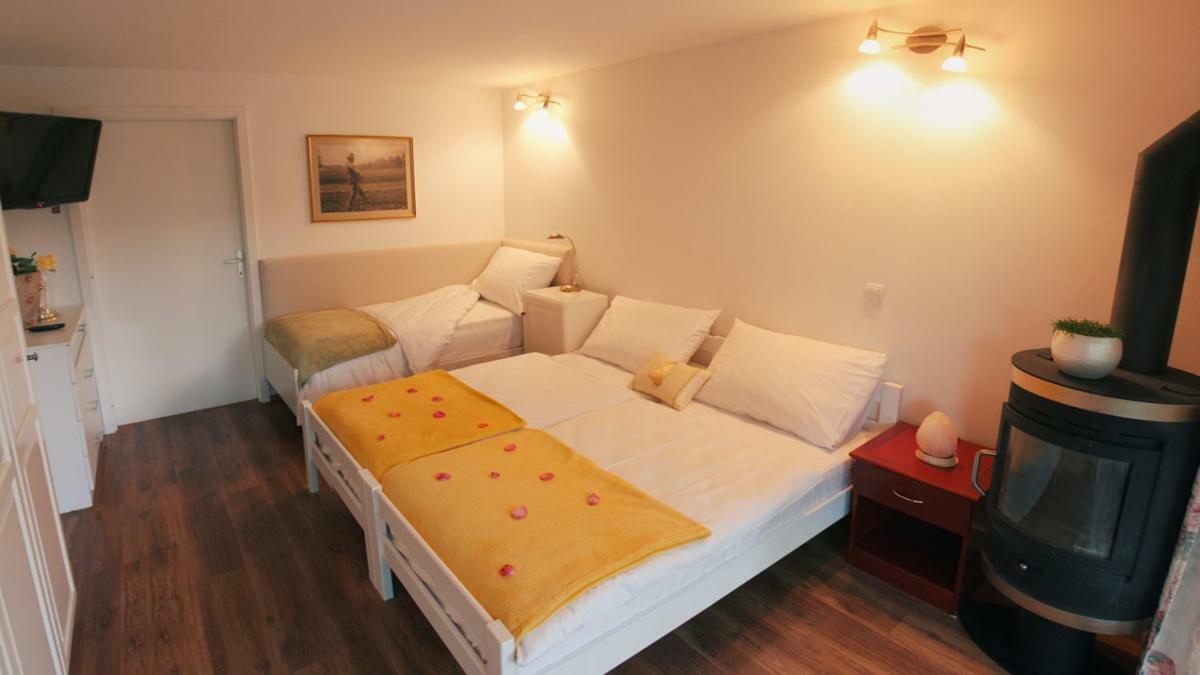Apartma As Lesce  Buitenkant foto